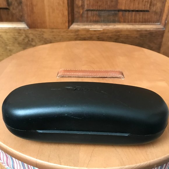 Carrera Black Clam Shell Eyeglass/Sunglass Case - Picture 2 of 4